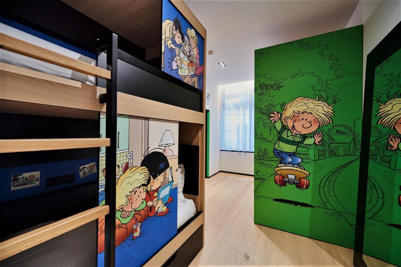 Family Room,1128861831:JPEG