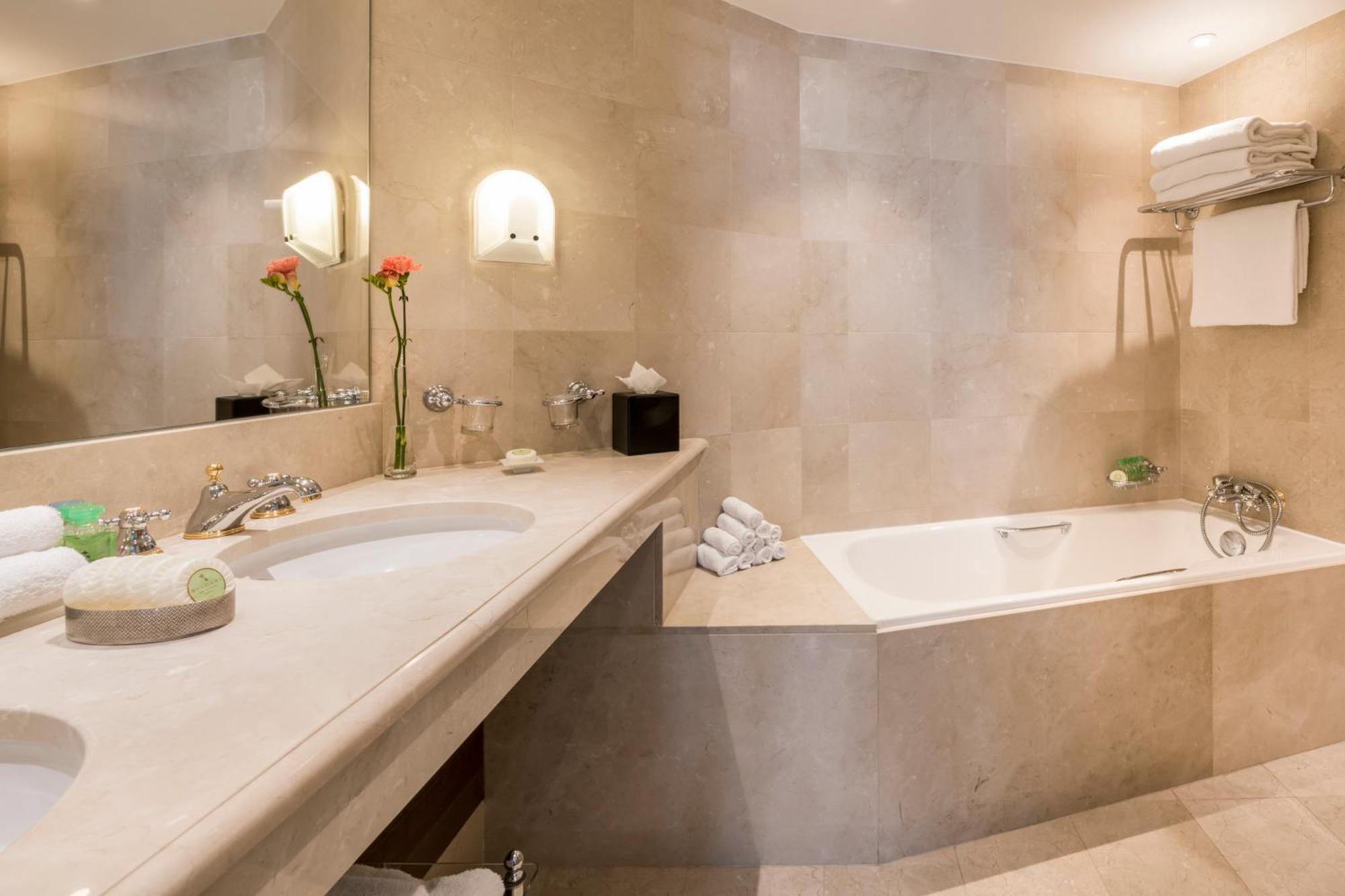 Suite with City View