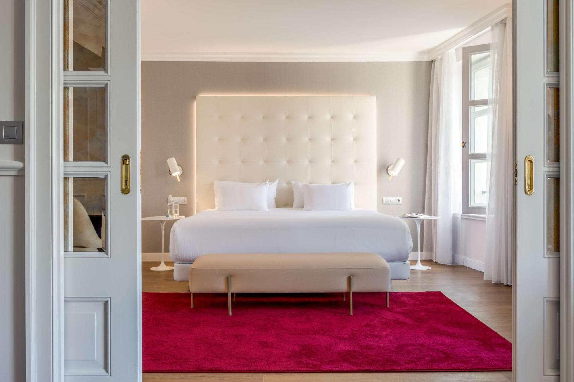 Junior Suite with View with Extra Bed (2 Adults + 2 Children),1645010013:JPEG