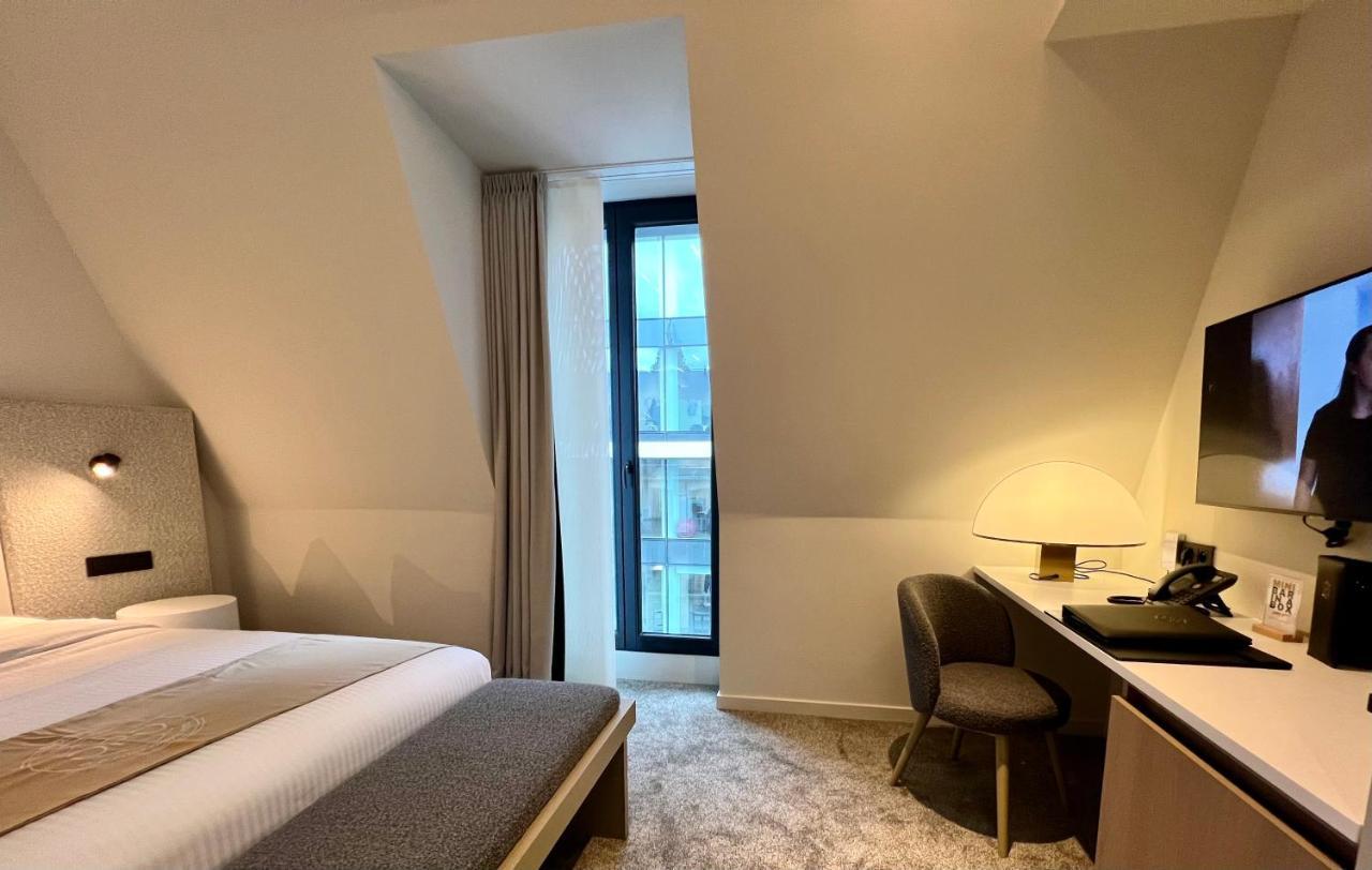 Deluxe Room,1477803370:JPEG