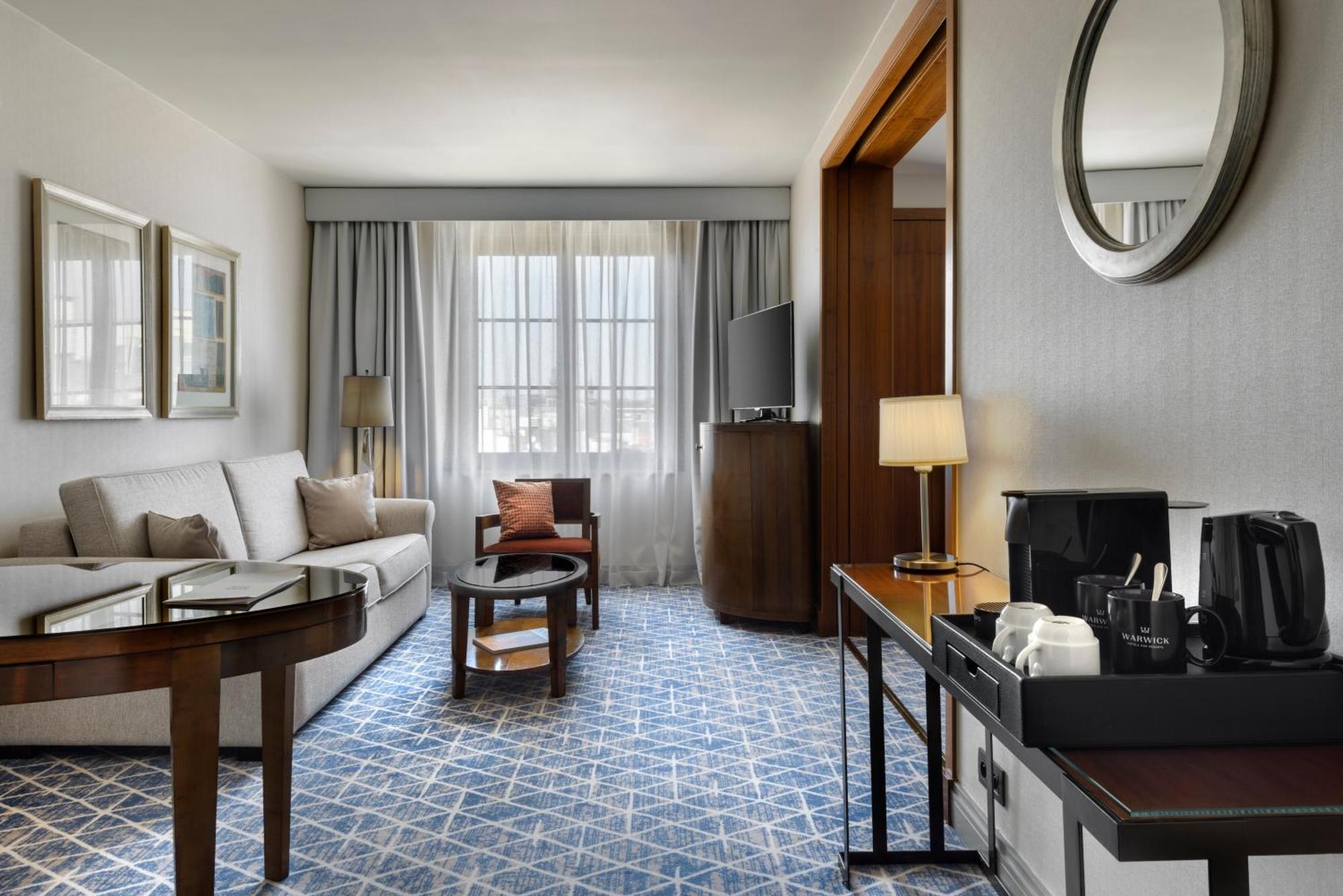 Warwick Suite