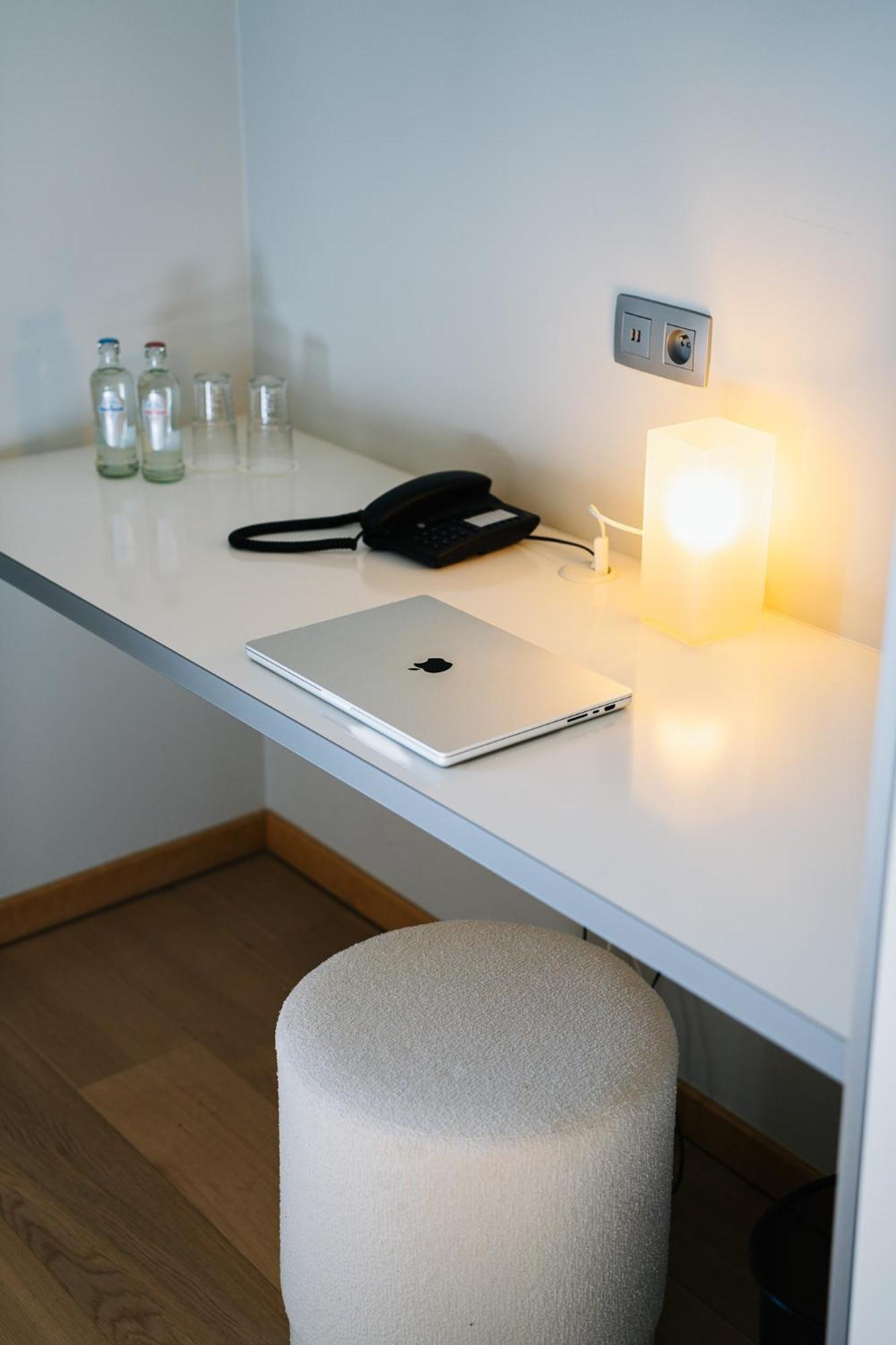 Deluxe Double Room,1756540345:JPEG