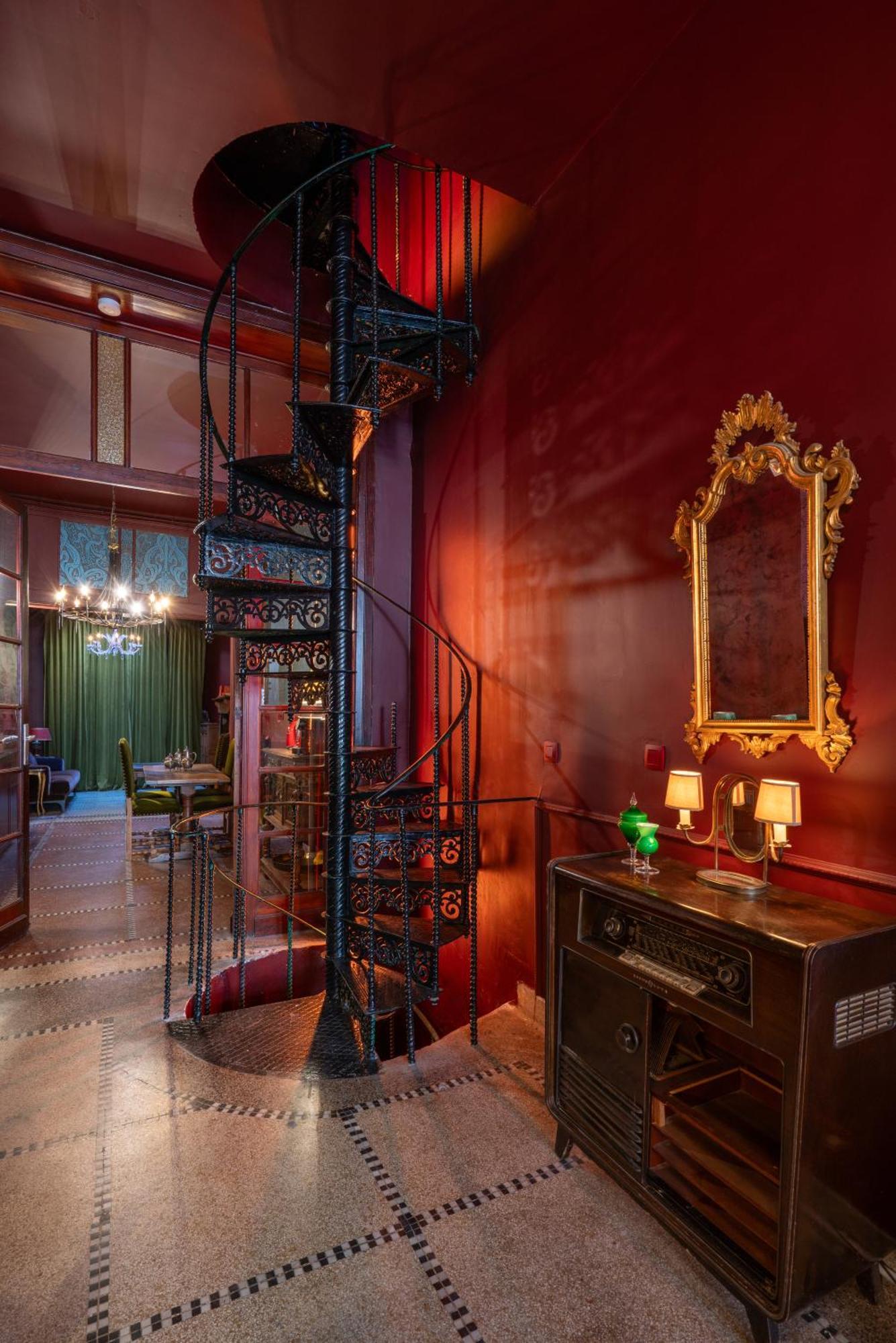 Double Room,1661156301:JPEG