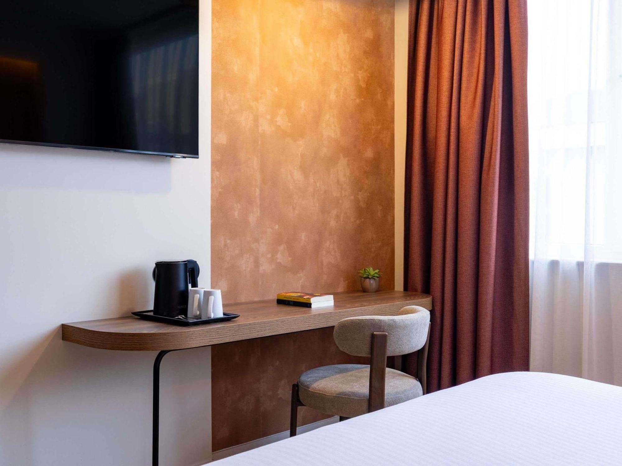Superior Twin Room with Sofa Bed