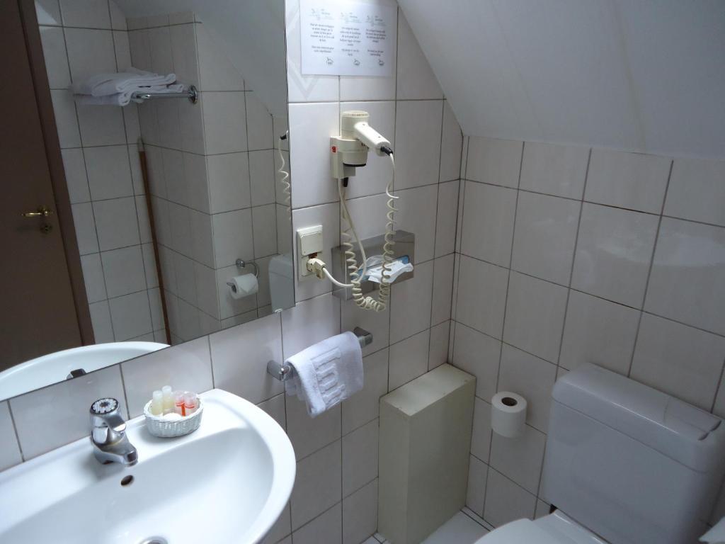 Standard Double Room,324729481:JPEG