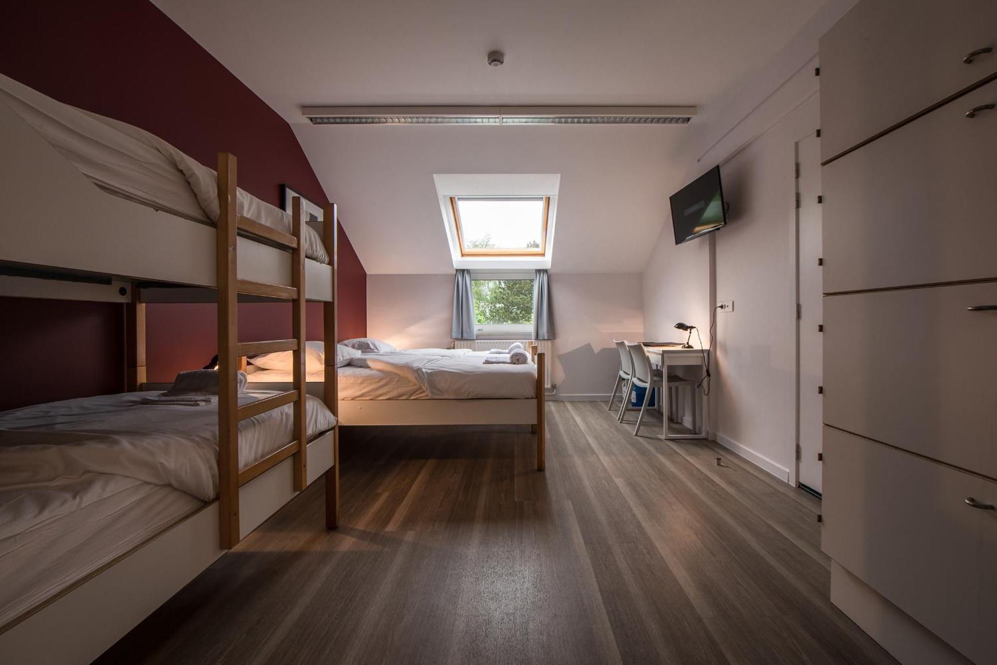 Quadruple Room with Private Bathroom,693431763:JPEG