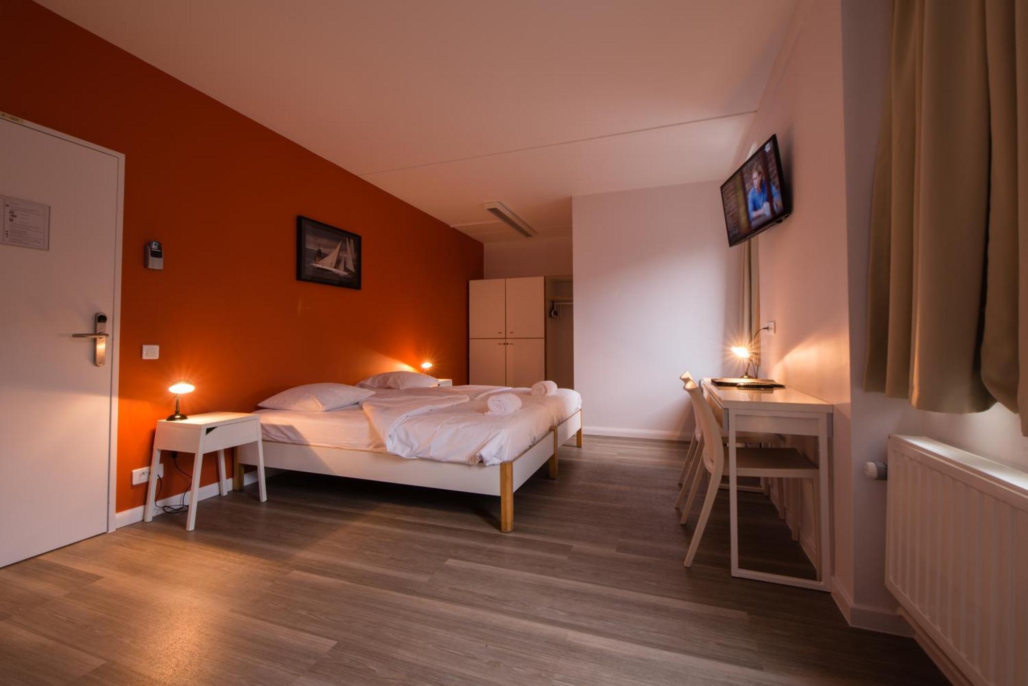 Double Room with Private Bathroom,693431460:JPEG