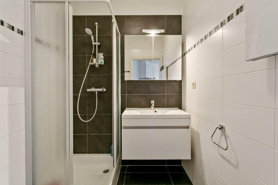 One-Bedroom Apartment,1042105957:JPEG