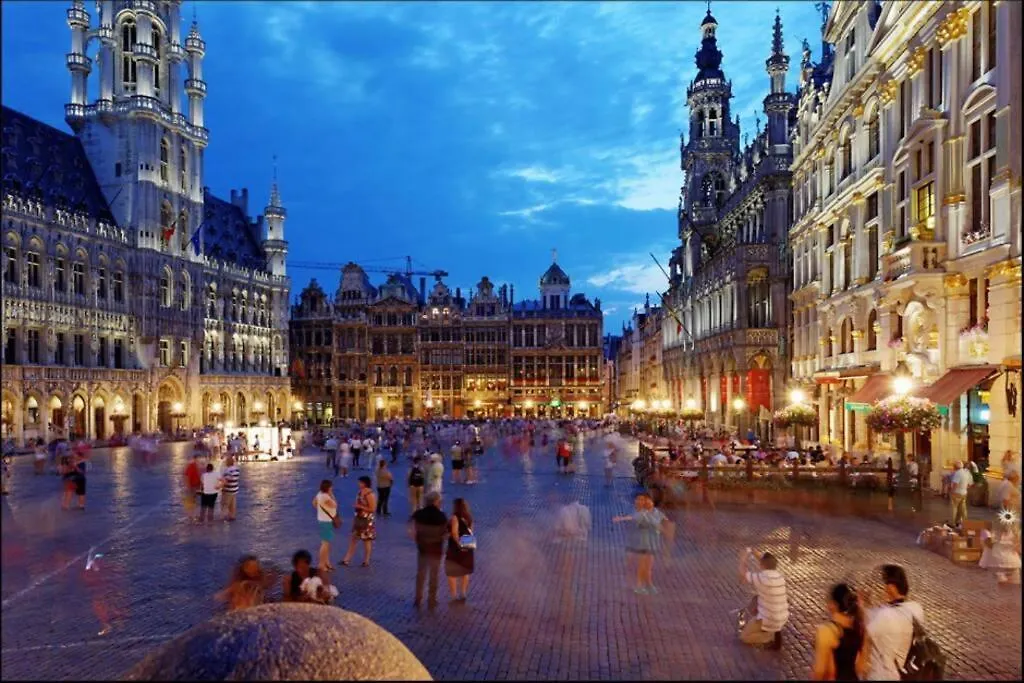En Plein Coeur De Bruxelles. Superbe Duplex.A Voir!-1
