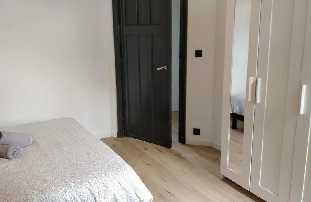 Brussels Flat-1