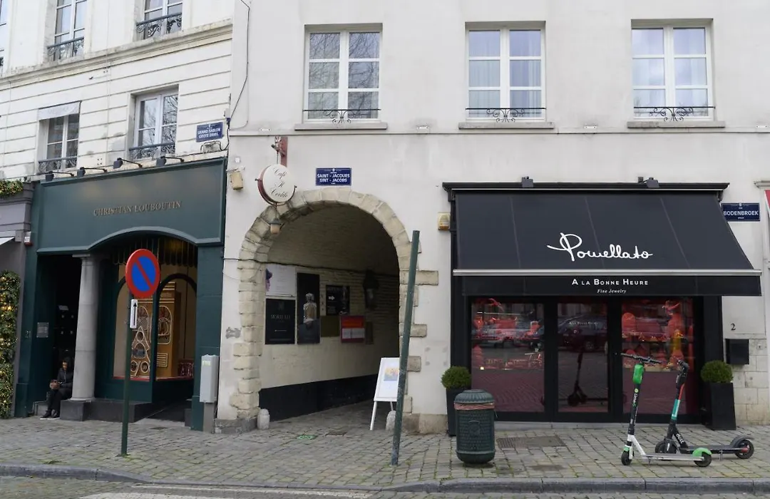Private En-Suite Room In The Heart Of Le Sablon-1