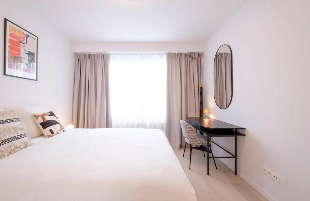 Classy 3 Bedrooms Flat Near European Institutions-1