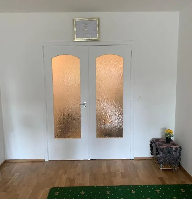 Spacious Apartment In Great Area-1