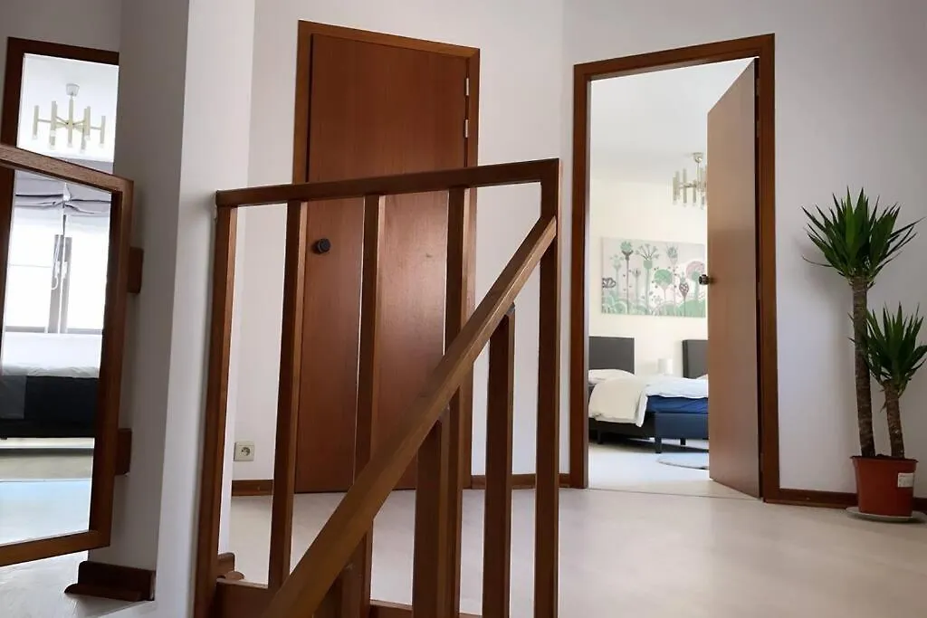 Maison 3 Chambres Et Garage Prive-1