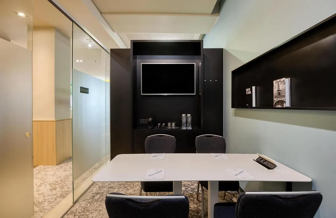 Radisson Hotel Brussels Centre Midi-1