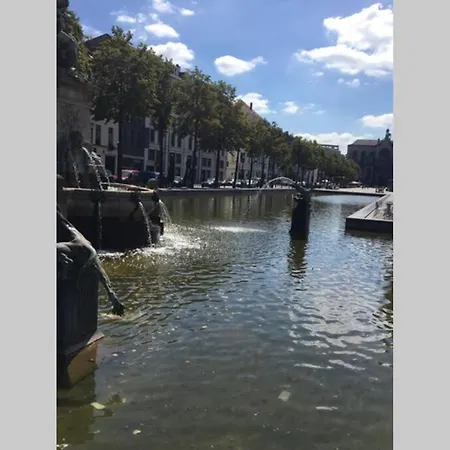 En Plein Coeur De Bruxelles. Superbe Duplex.A Voir!-2