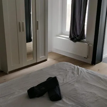 Brussels Flat-2
