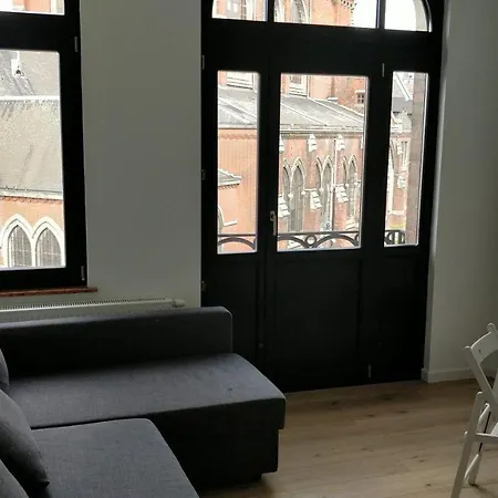 Brussels Flat-3