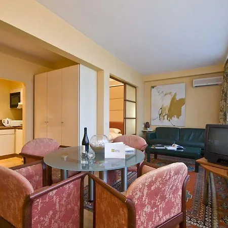 B-Aparthotels Louise-2