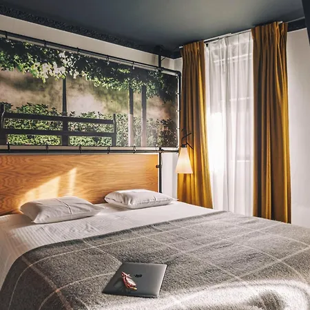 Zoom Hotel-2