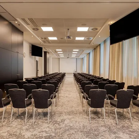 Radisson Hotel Brussels Centre Midi-3