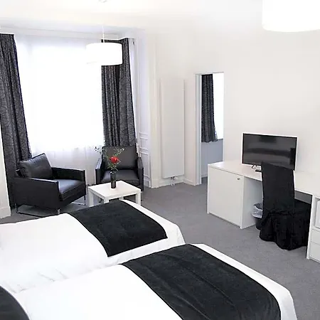 Hotel Satellite-3