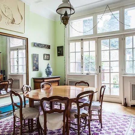 Guest House With Beautiful Garden-3