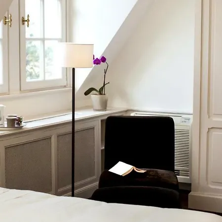 Guest House La Maison Chantecler-3