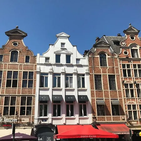 Historical Brussels Grand-Place-3
